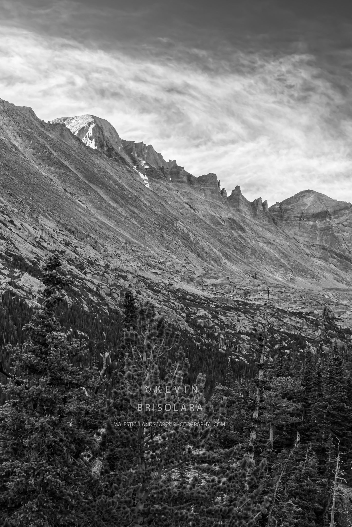 MOUNTAIN VIEWS IN THE GORGE