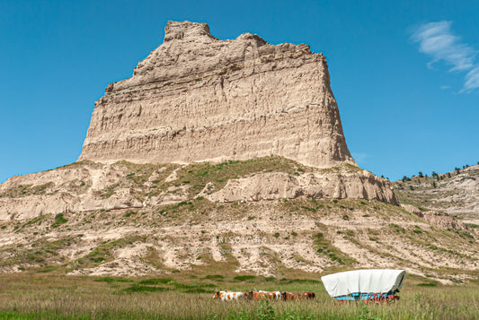WESTWARD TRAIL WITH A VIEW OF EAGLE ROCK
