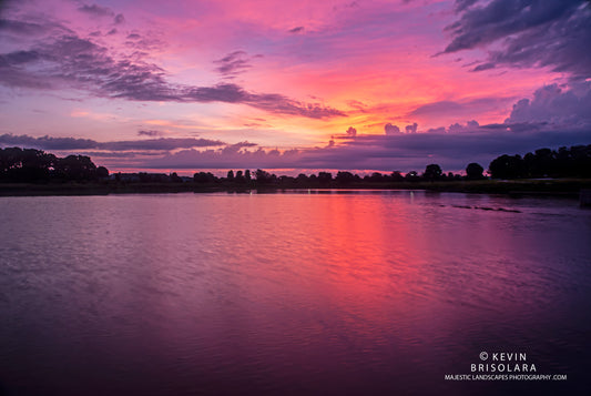 A MAJESTIC SUNRISE FROM THE LAKE