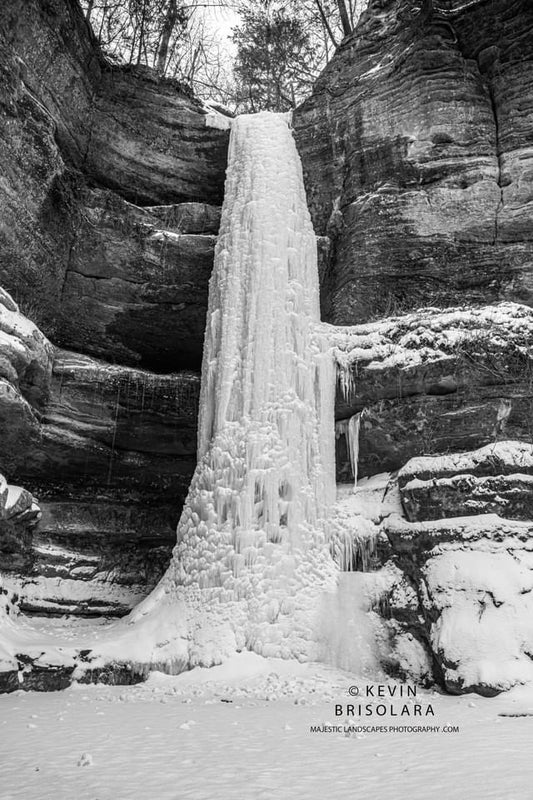 AN ICY WORLD OF WATERFALLS